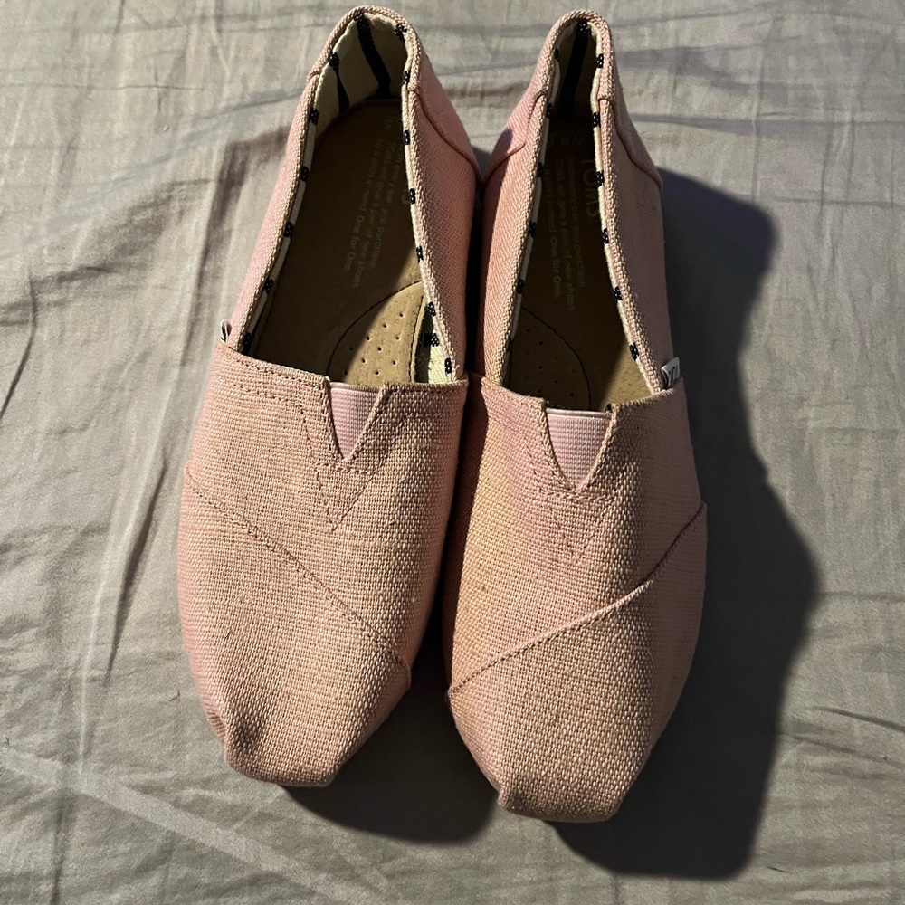 Women’s Toms